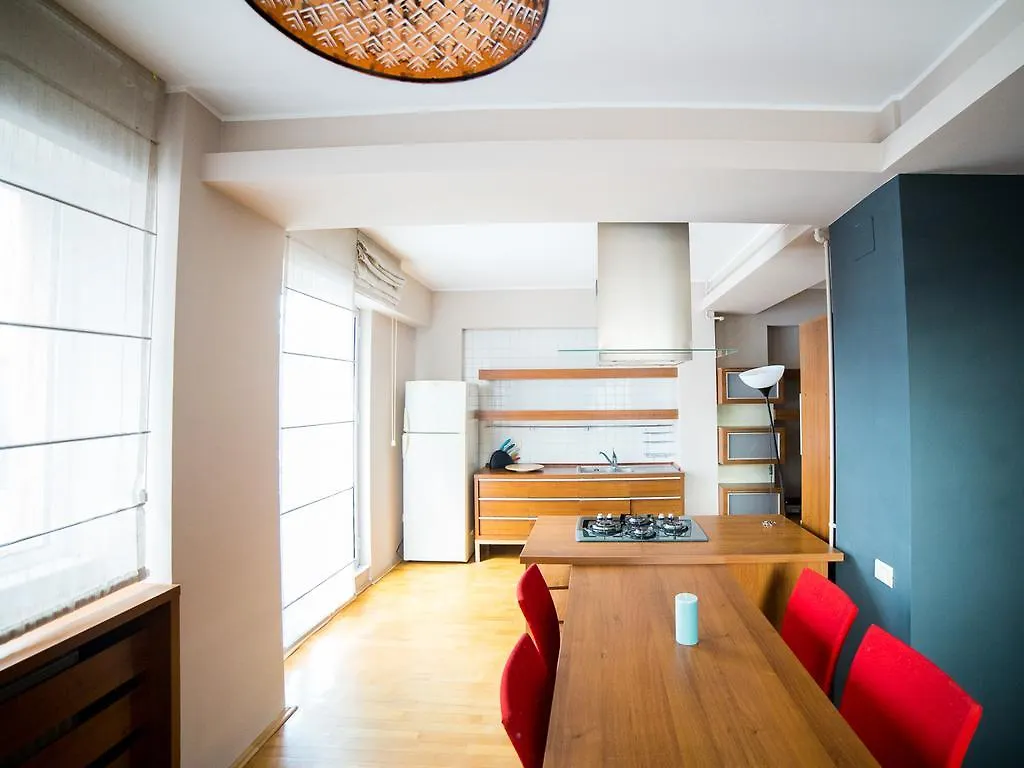 Cosmopolitan Internations Flat Hotel Bucureşti 0*,